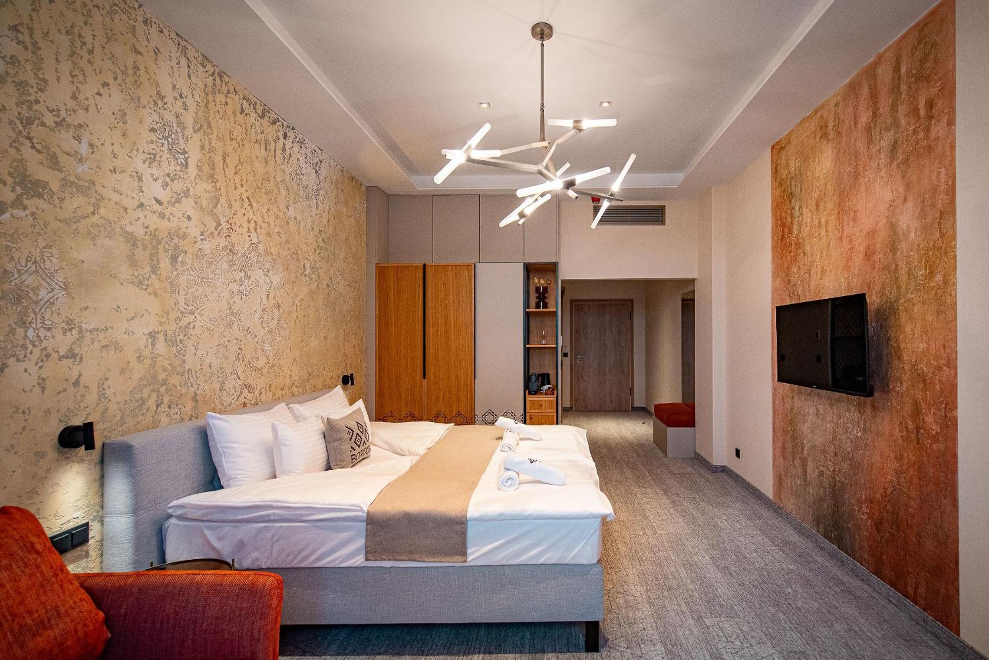 Bordur Wellness Hotel Superior Es Szonyegmuzeum Békésszentandrás Extérieur photo