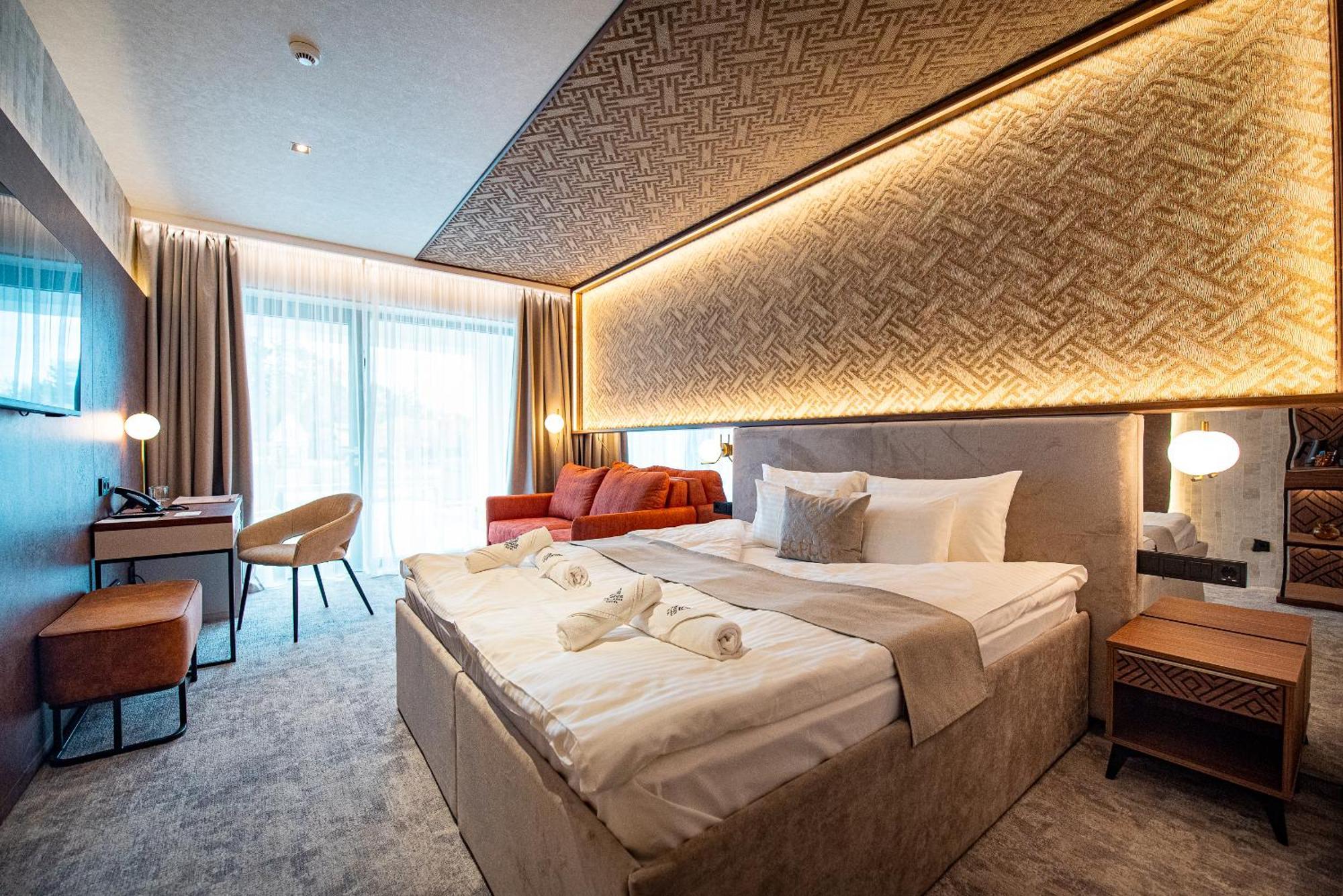 Bordur Wellness Hotel Superior Es Szonyegmuzeum Békésszentandrás Extérieur photo