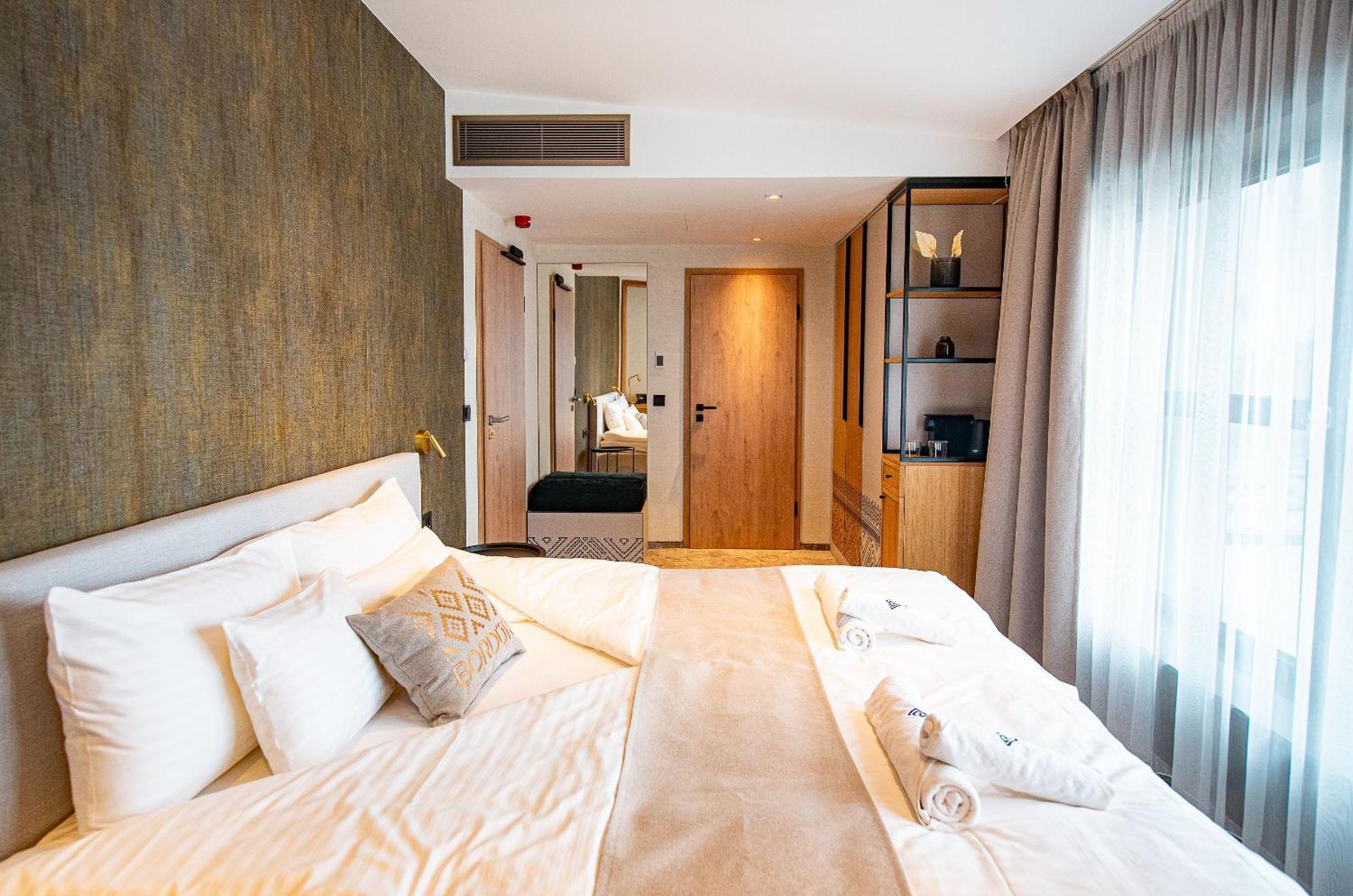 Bordur Wellness Hotel Superior Es Szonyegmuzeum Békésszentandrás Extérieur photo
