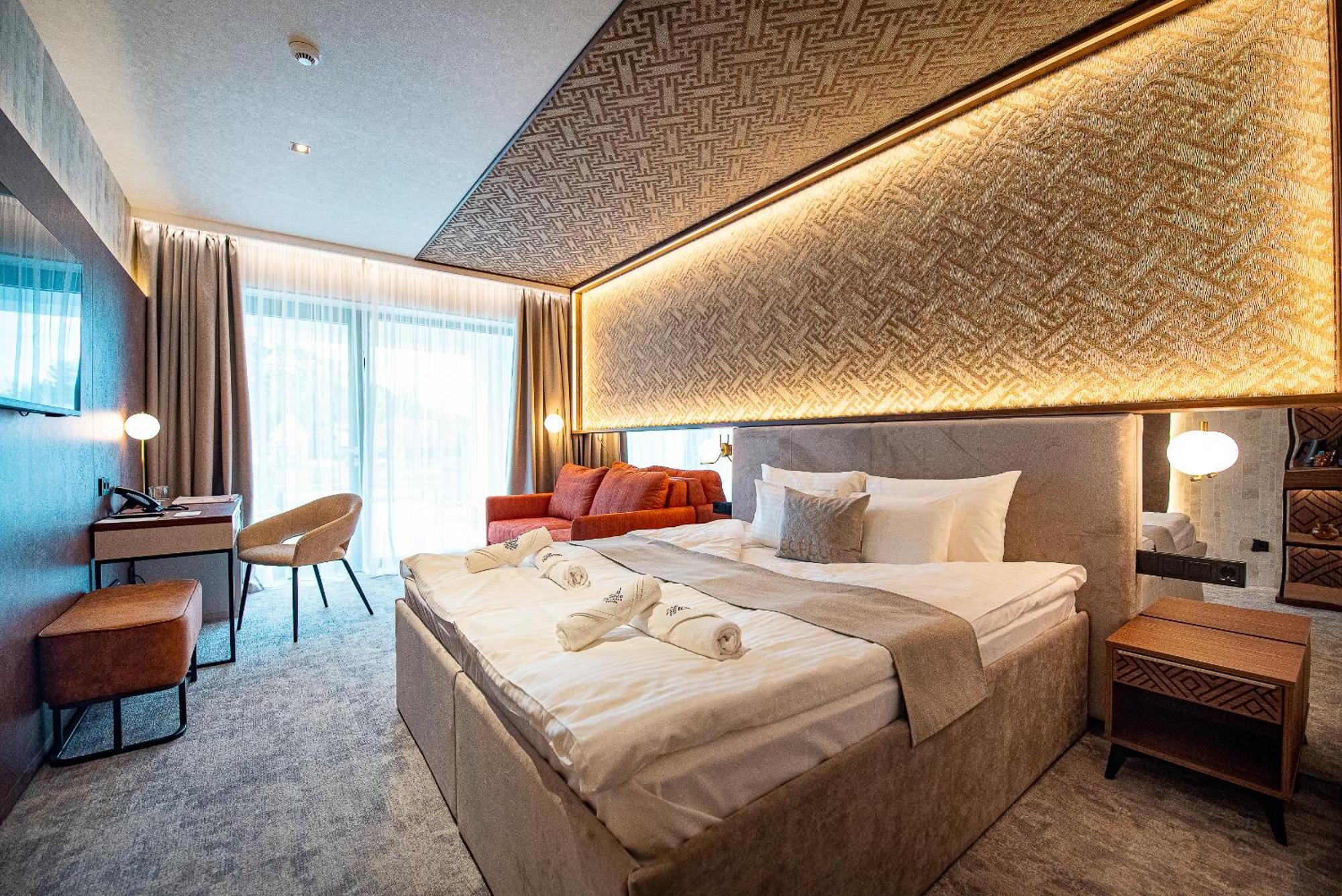 Bordur Wellness Hotel Superior Es Szonyegmuzeum Békésszentandrás Extérieur photo